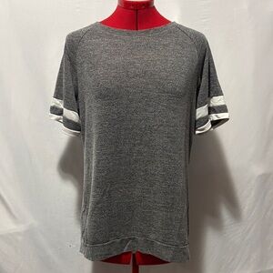 Gray Short-Sleeve Crewneck Shirt with Contrasting Sleeve Stripes